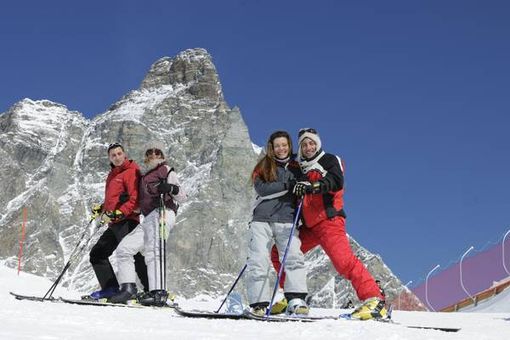 Turisti ai piedi del Cervino