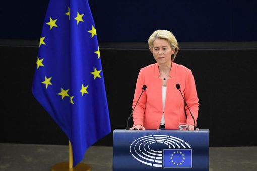 Il Parlamento rielegge Ursula von der Leyen presidente della Commissione