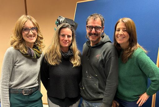 sn: Silvia Tagliaferri, a destra Francesca Jaccod. Al centro due degli ospiti, la ceramista Claire Bal e lo scultore Peter Troyer