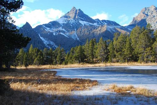 Mont Avic vise panneaux de signalisation sur autoroute