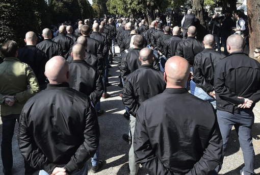 COMUNICAZIONE POLITICA AUTOGESTITA AUTONOMISTES: Retour inquiétant de l’extrême droite