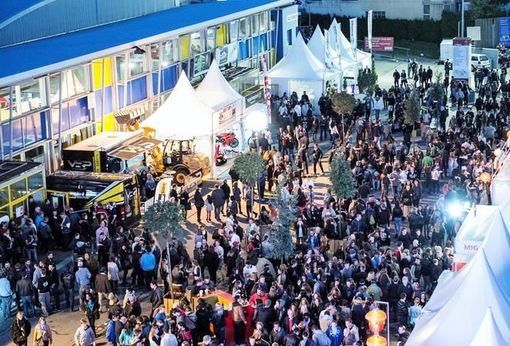 FOIRE SAINT OURS: Grandi numeri dettagliati all'unità. FOIRE SAINT OURS: Grandi numeri dettagliati all'unità.