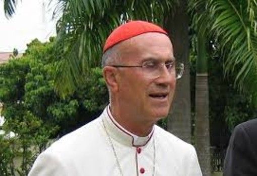 Il cardinale Tarcisio Bertone Il cardinale Tarcisio Bertone