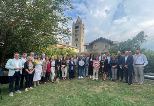 &quot;Autonomia in Azione: L'Union Valdôtaine Presenta la Lista per le Regionali 2025&quot;