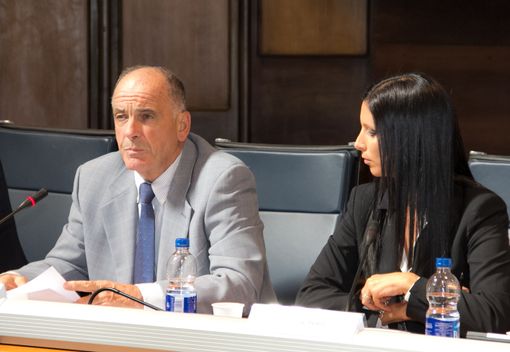 Tour de forse per il Presidente della Regione, Augusto Rollandin, che dovrà far approvare il bilancio, e Emily Rini, presidente del Consiglio che dovrà guidare i lavori Tour de forse per il Presidente della Regione, Augusto Rollandin, che dovrà far approvare il bilancio, e Emily Rini, presidente del Consiglio che dovrà guidare i lavori