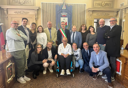 Nuovo Consiglio in carica a Châtillon: Daudry giura da sindaco e presenta le linee guida del mandato