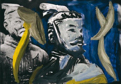 Visitatori affascinati alla mostra dei Guerrieri di Chia al Centro Saint Benin