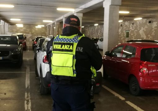 Contro il 'parcheggio selvaggio' alla Cidac arrivano i vigilantes Contro il 'parcheggio selvaggio' alla Cidac arrivano i vigilantes
