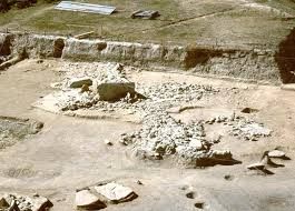 Avanti con i rinvii per la riapertura dell'area megalittica di Saint Martin de Corleans