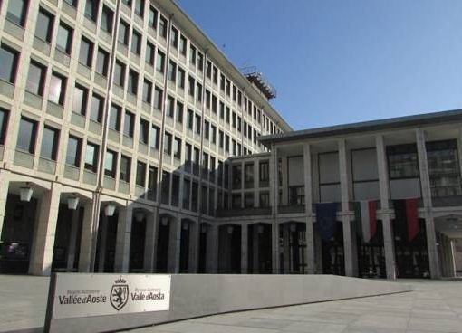 Vigili del fuoco, carabinieri e solidarietà: la Valle d’Aosta tra sicurezza, impegno civico e giustizia