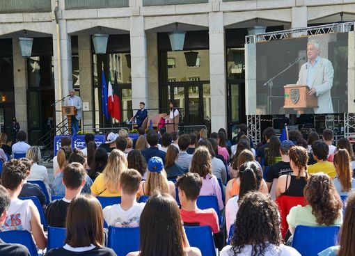 Grande partecipazione all'evento "L'europe à nous" (FOTO) Grande partecipazione all'evento "L'europe à nous" (FOTO)
