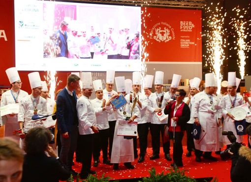 PAOLO GRIFFA E L’ÉCOLE HÔTELIÈRE DE LA VALLÉE D’AOSTE CUCINANO SUL CERVINO PER LA COPPA DEL MONDO DI SCI PAOLO GRIFFA E L’ÉCOLE HÔTELIÈRE DE LA VALLÉE D’AOSTE CUCINANO SUL CERVINO PER LA COPPA DEL MONDO DI SCI