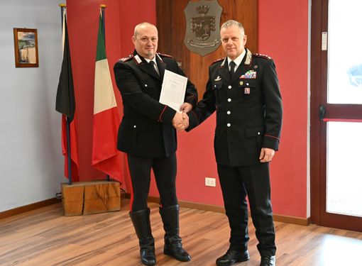 L’Appuntato Scelto Q.S. Riccardo Vannucci con il Col. Livio Propato Comandante del Gruppo