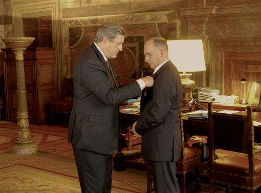 Les insignes d’officier de la Légion d’Honneur ont été remis au Président Augusto Rollandin Les insignes d’officier de la Légion d’Honneur ont été remis au Président Augusto Rollandin