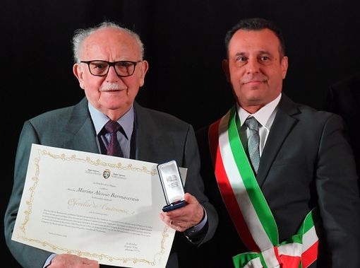 Marino Barmaverain insieme al presidente del Celva-Cpel, Franco Manes, nel giorno della consegna dell'onorificenza di Chevalier Marino Barmaverain insieme al presidente del Celva-Cpel, Franco Manes, nel giorno della consegna dell'onorificenza di Chevalier