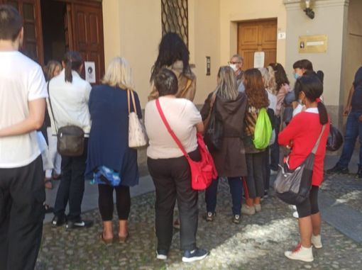 Una corsa contro il tempo l'assunzione di 161 bidelli per far ripartire la scuola in Valle Una corsa contro il tempo l'assunzione di 161 bidelli per far ripartire la scuola in Valle