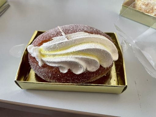 Doganieri sequestrano 7.600 kg di candele a forma di dolciumi Doganieri sequestrano 7.600 kg di candele a forma di dolciumi