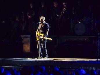 Bruce Springsteen annuncia il tour: "Tempi bui, valori Usa sotto attacco"