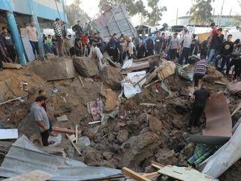 Gaza, Wafa: &quot;All'alba di oggi 22 morti in raid di Israele nella Striscia&quot;