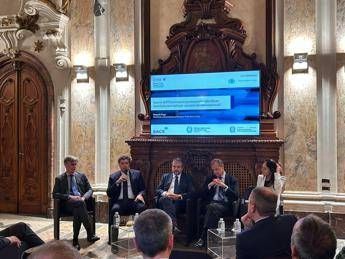 Presentato all'Università Luiss l'Osservatorio permanente su filiere manifatturiere italiane su mercati internazionali Presentato all'Università Luiss l'Osservatorio permanente su filiere manifatturiere italiane su mercati internazionali