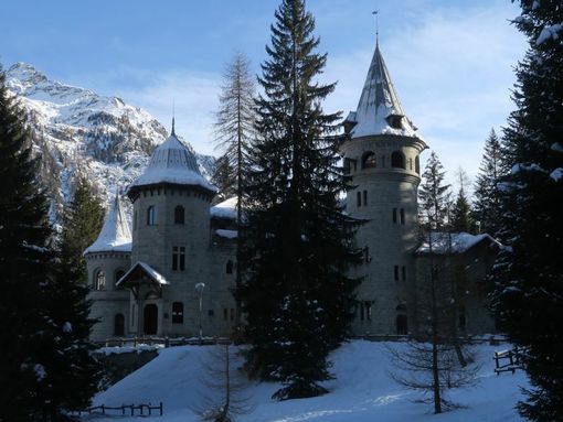 MONTAGNA VDA: RACCHETTE DA NEVE – CASTEL SAVOIA