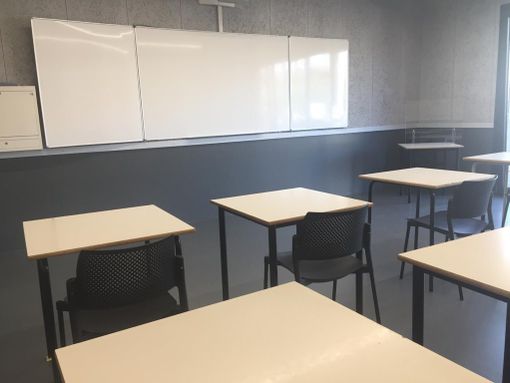Le aule del 'Berard' provvisorio pronte ad accogliere gli studenti
