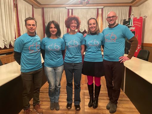 da sx: Laurent Chuc, Simonetta Salbego e Tiziana Trevisan (due delle premiate), Federica Vielmi ed il sindaco Ronny Borbey