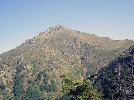 Monte Barone con a destra la cresta di salita (ph. Mauro Carlesso)