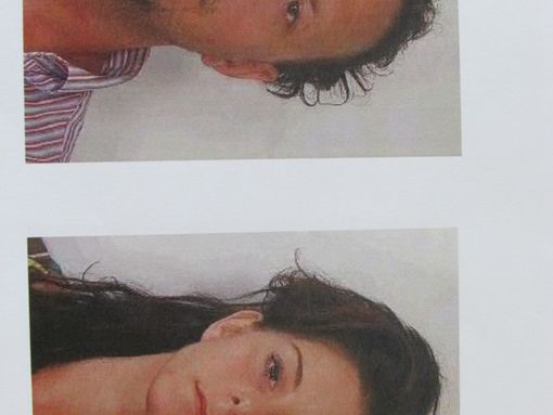 Andrea Ottonelli ed Elisa Musu. In basso, il dirigente Nicola Donadio e il sostituto commissario Valter Martina illustrano l'operazione