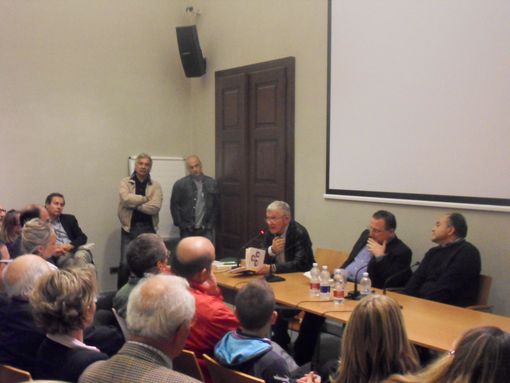Un momento dell'incontro con Gratteri e Nicaso ad Aosta