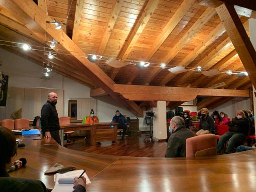 Un momento dell'incontro presieduto da Stefano Perrin Un momento dell'incontro presieduto da Stefano Perrin