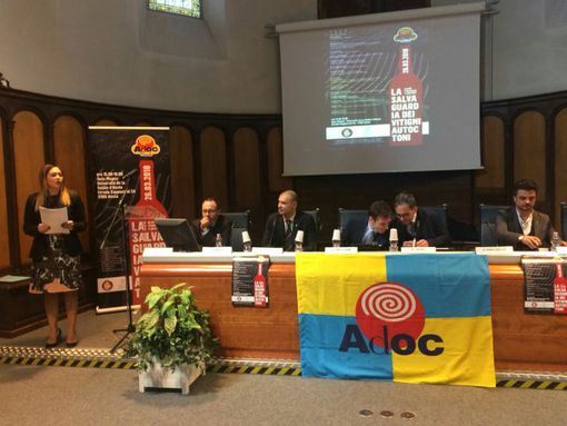 Il tavolo dei relatori al convegno Il tavolo dei relatori al convegno