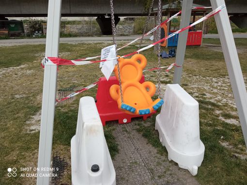 Transenne e blocchi ai giochi dei bimbi; sindaco Gressan, 'riapriremo i parchi prima possibile' Transenne e blocchi ai giochi dei bimbi; sindaco Gressan, 'riapriremo i parchi prima possibile'