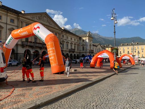 Anpas VdA in piazza Chanoux ad Aosta per la sicurezza stradale Anpas VdA in piazza Chanoux ad Aosta per la sicurezza stradale