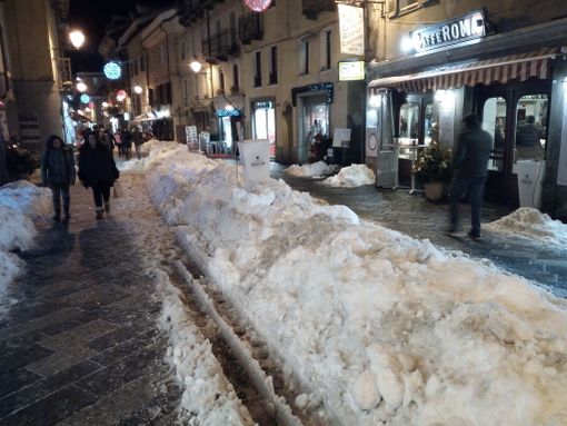 Aosta: Causati dalla burocrazia i ritardi asporto neve vie cittadini Aosta: Causati dalla burocrazia i ritardi asporto neve vie cittadini