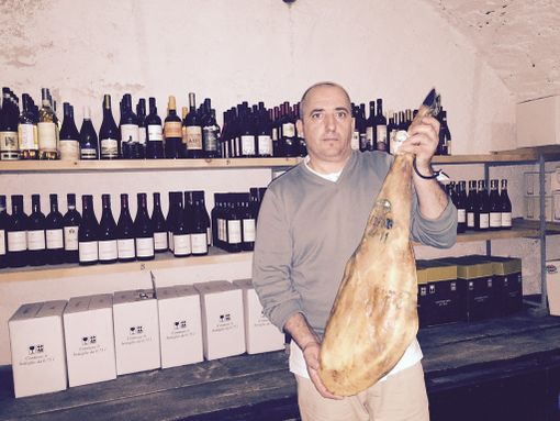 Giuseppe Di Donato con una coscia di Pata Negra Giuseppe Di Donato con una coscia di Pata Negra