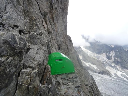 Il bivacco Craveri (Credit Club alpino accademico italiano)