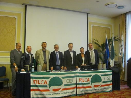 INVESTIMENTI E REGOLE CONDIVISE PER FRONTEGGIARE LA CRISI ECONOMICA E SANITARIA NEL SETTORE EDILE INVESTIMENTI E REGOLE CONDIVISE PER FRONTEGGIARE LA CRISI ECONOMICA E SANITARIA NEL SETTORE EDILE