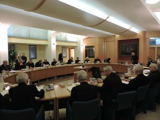 Una riunione del Consiglio permanente della CEI Una riunione del Consiglio permanente della CEI