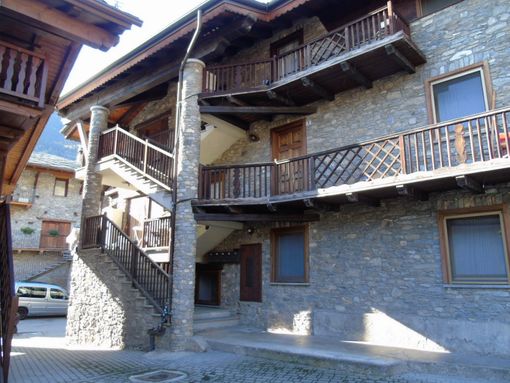 CASA SUBITO IN VALLE D'AOSTA: Bilocale arredato a Jovencan, fr. Grumel CASA SUBITO IN VALLE D'AOSTA: Bilocale arredato a Jovencan, fr. Grumel