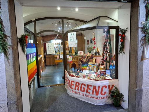 A Natale scegli la pace con Emergency. Il panettone “fatto per bene” arriva anche in Valle d’Aosta