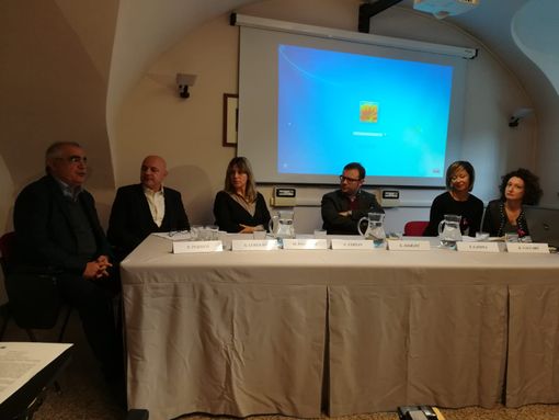 Da sn Salvatore Luberto, Marco Paonessa, Chantal Certan, Stefano Aggravi, Tamara Catona e Katia Vaccari Da sn Salvatore Luberto, Marco Paonessa, Chantal Certan, Stefano Aggravi, Tamara Catona e Katia Vaccari