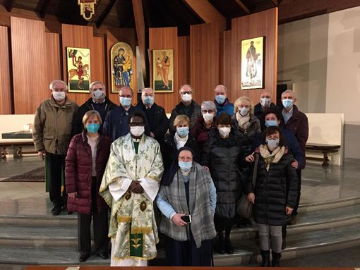 Foto di gruppo prima della parteza delle suore.