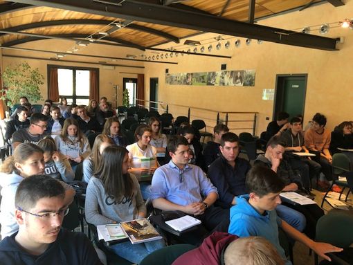 Tanti giovani al seminario all'Institut agricole régional Tanti giovani al seminario all'Institut agricole régional