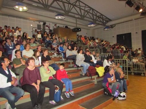 Folto pubblico di studenti e genitori all'incontro sul Trekking Nature