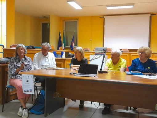 da sinistra Marina Portigliatti, Gianni Zurlo, Dr. Rossella Morra e i 2 autori, Lodovico Marchisio e Roberta Maffiodo da sinistra Marina Portigliatti, Gianni Zurlo, Dr. Rossella Morra e i 2 autori, Lodovico Marchisio e Roberta Maffiodo