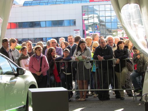 Folla ai cancelli in attesa di visitare gli stands di Maison&amp;Loisir