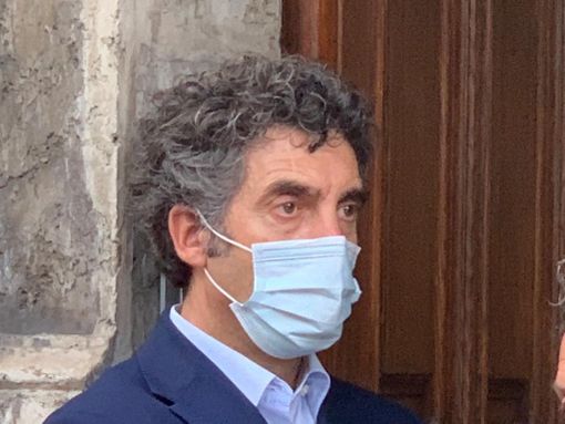 Marco Sorbara all'uscita del tribunale di Aosta lo scorso settembre Marco Sorbara all'uscita del tribunale di Aosta lo scorso settembre