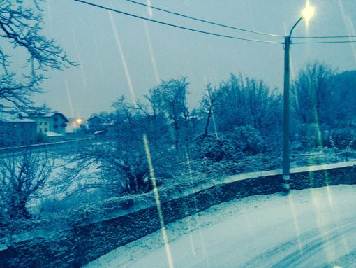 Sabato arriva la prima nevicata sulla Valle Sabato arriva la prima nevicata sulla Valle