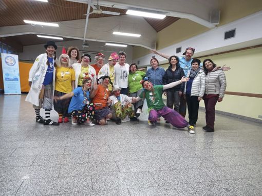 Fila in basso da destra: maglia verde clown Flay, dott. Phono, clown Maravigliosa, clown Infusa Fila in basso da destra: maglia verde clown Flay, dott. Phono, clown Maravigliosa, clown Infusa